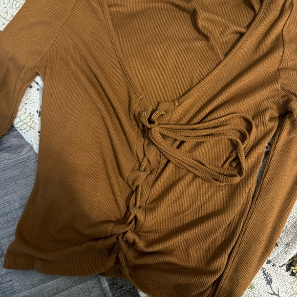 Forever 21 front laced up top, size Large. - Picture 4 of 4